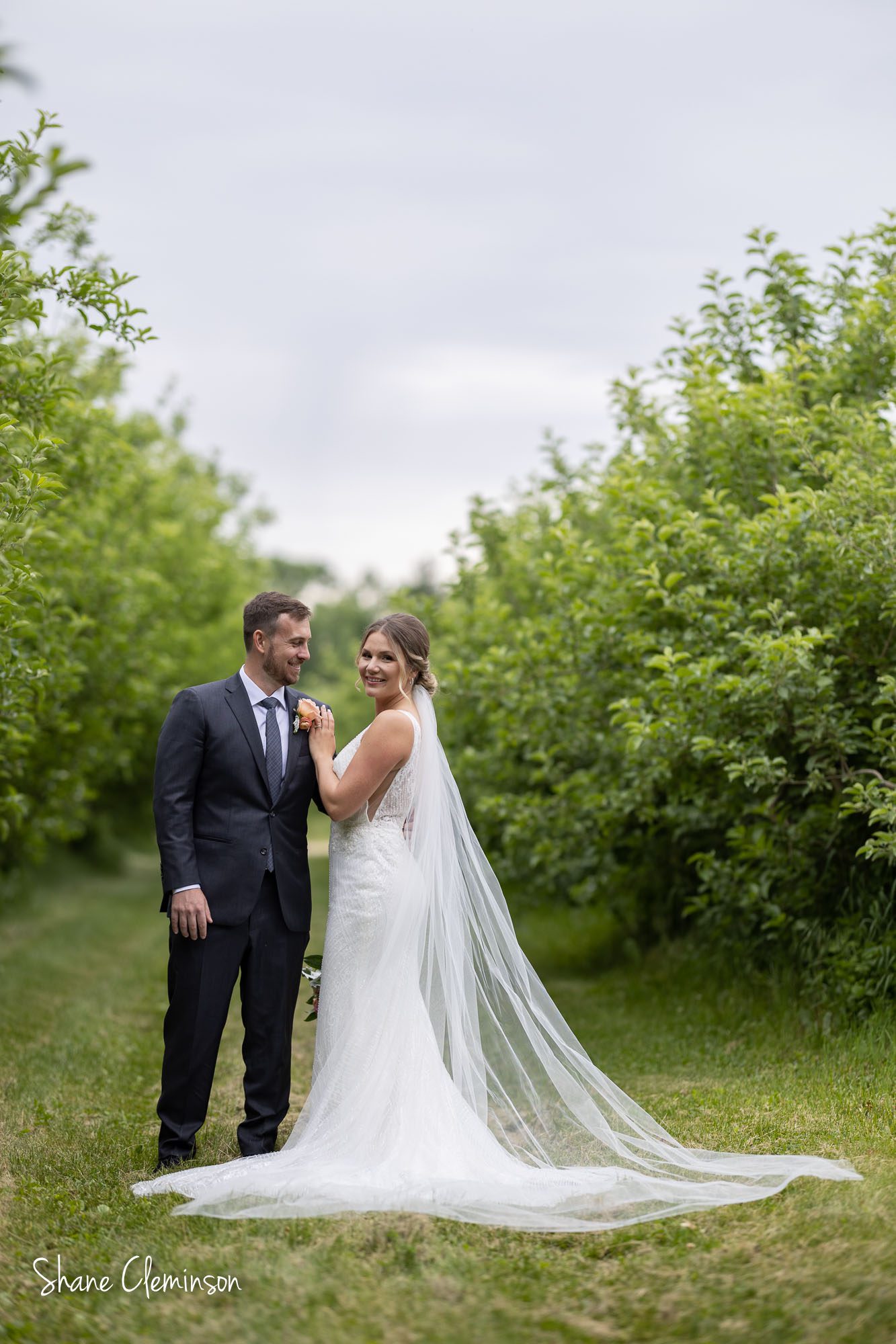 County Line Orchard Indiana Wedding photos by Shane Cleminson